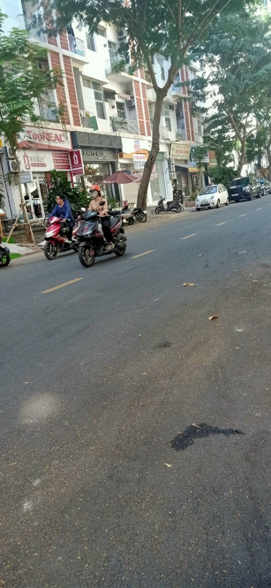 Cho thuê shop đường Số 6, Phú Mỹ Hưng, quận 7, TP. Hồ Chí Minh.