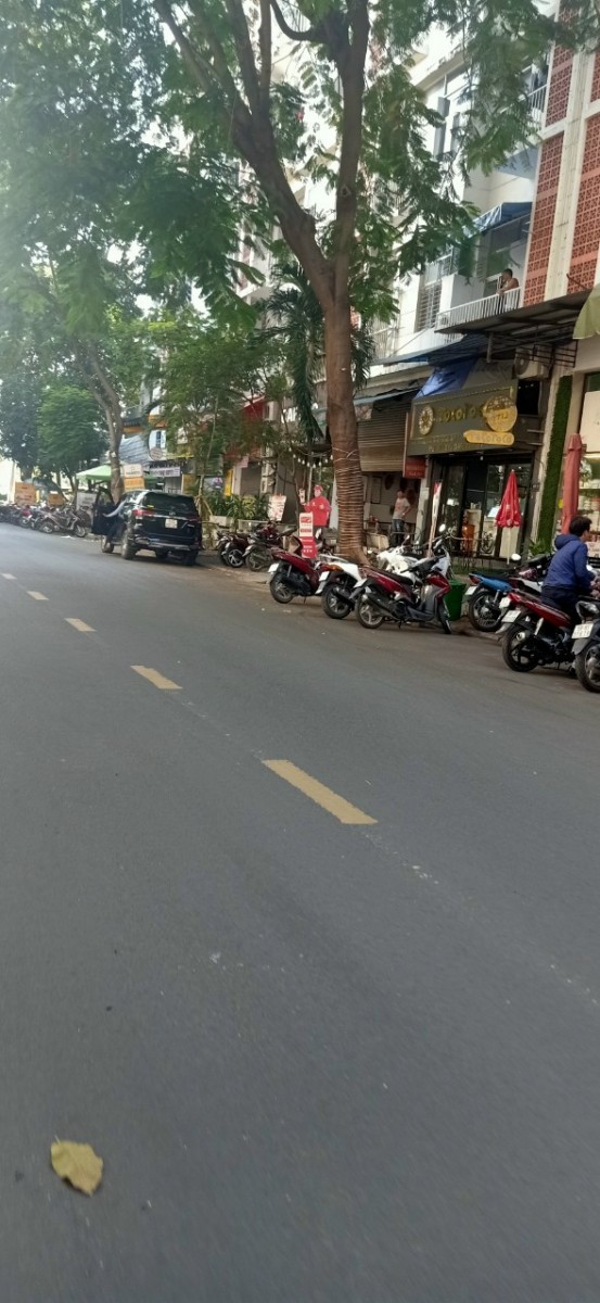 Cho thuê shop Hưng Vượng Phú Mỹ Hưng giá chỉ 30 triệu thích hợp kinh doanh cafe ăn uống