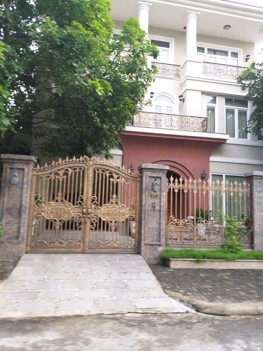 Cần cho thuê gấp biệt thự Hưng Thái, PMH, Q7 nhà đẹp, giá siêu rẻ mùa dịch.