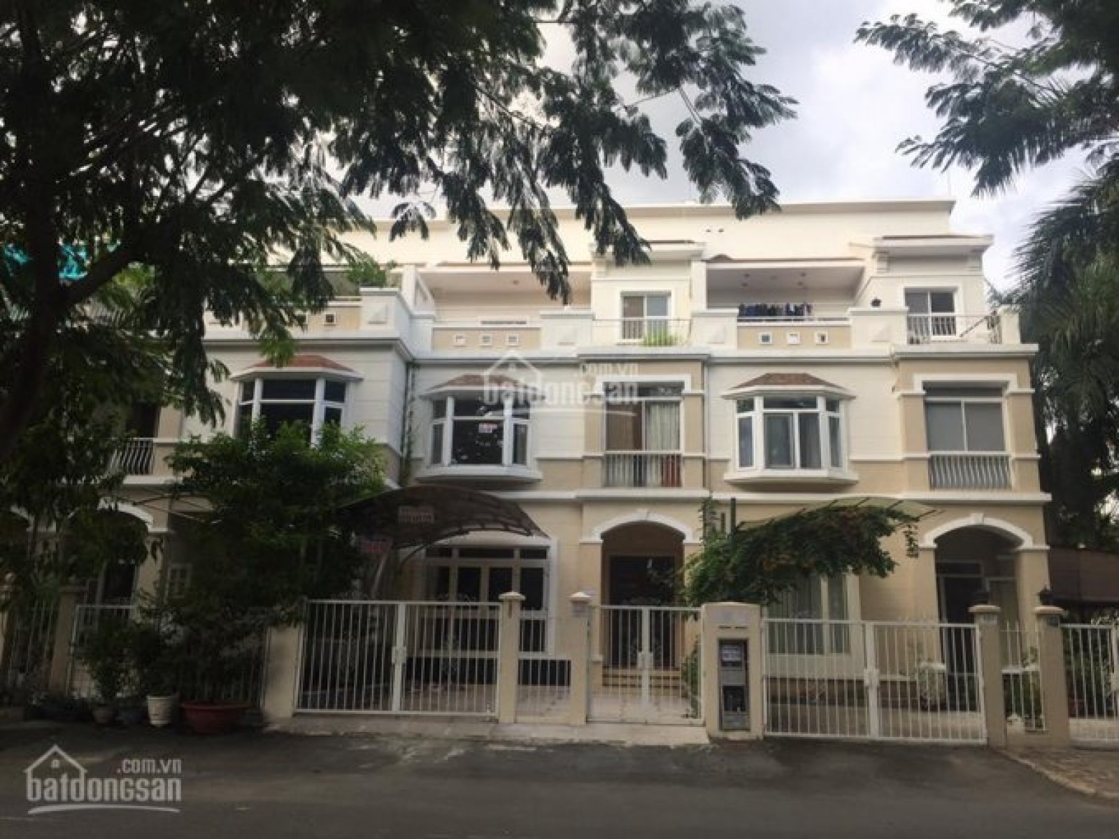 Chính chủ bán nhà biệt thự Mỹ Giang, Phú Mỹ Hưng, Q7.DT: 7x18m nhà đẹp vào ở liền.