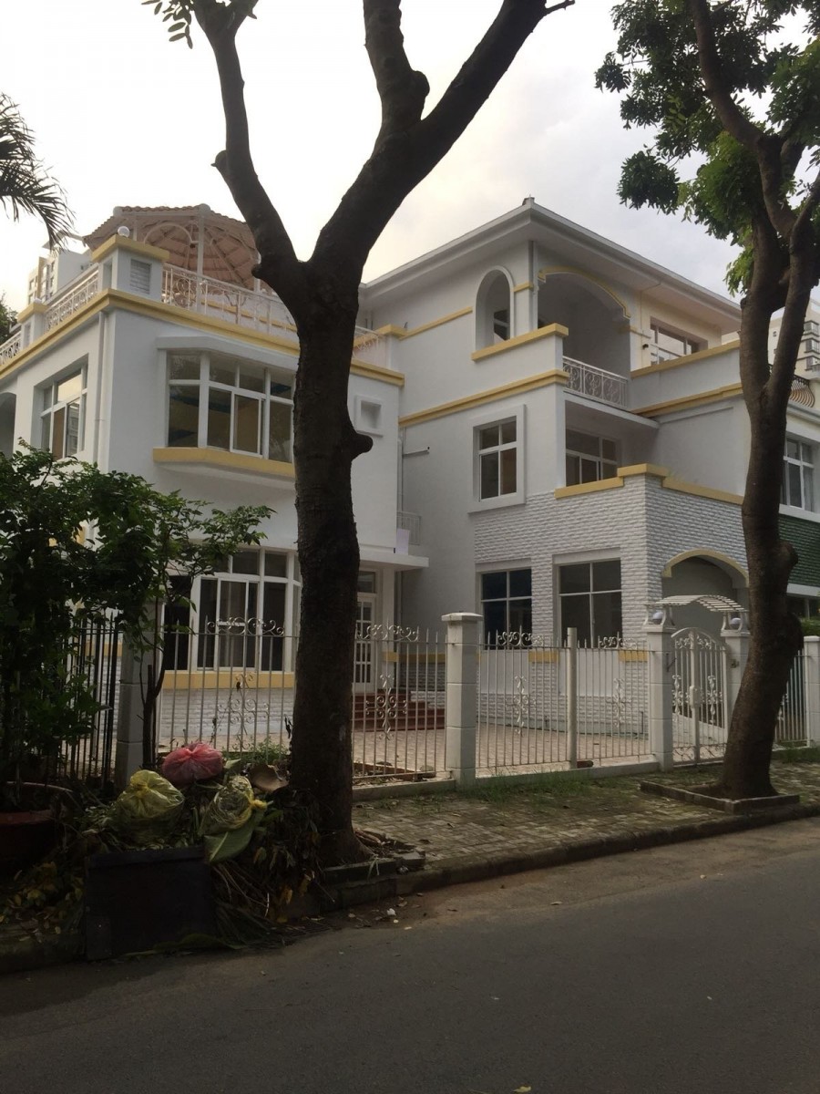 Bán nhanh biệt thự tứ lập sân vườn rộng khu Mỹ Gia 1, Phú Mỹ Hưng