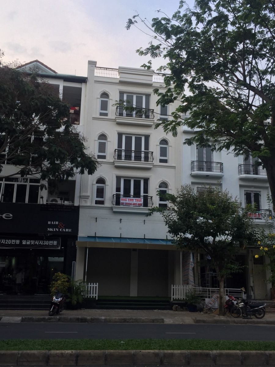 Nhà phố đường Phạm Thái Bường, khu Nam Long, Phú Mỹ Hưng cần cho thuê