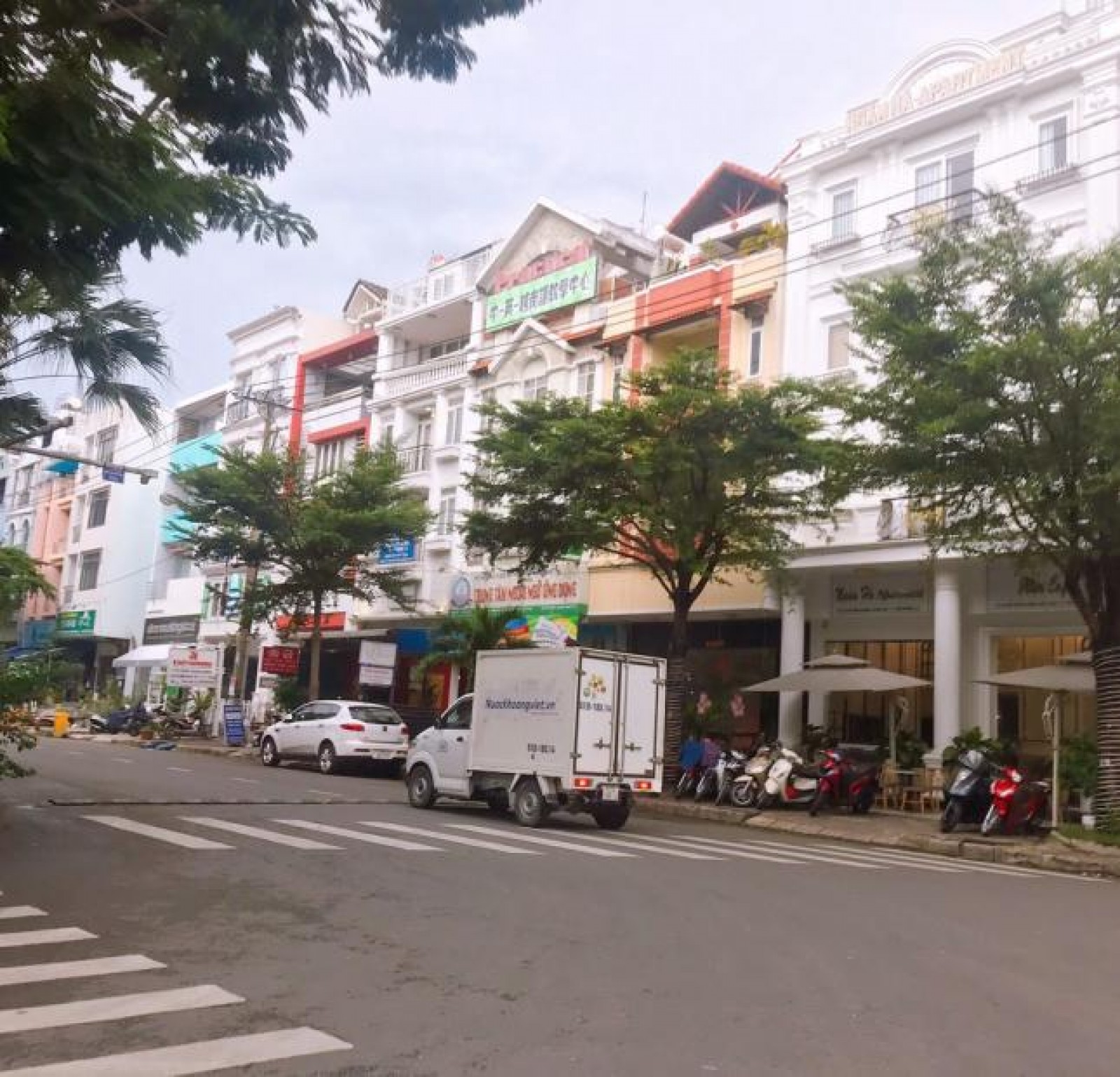 Kẹt tiền bán gấp nhà phố Hưng Phước 3 Phú Mỹ Hưng, Quận 7, DTĐ 6x18,5m trệt, lửng, 3 lầu, giá 25 tỷ