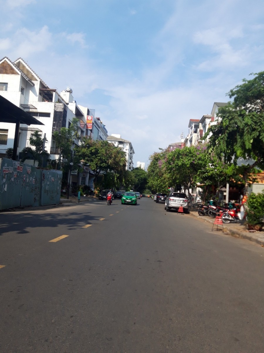 Bán đất chính chủ mặt tiền đường D1 KDC Himlam Tân Hưng Q7 giá bán 21.8 tỷ LH: 0902857558 THANH PHONG.