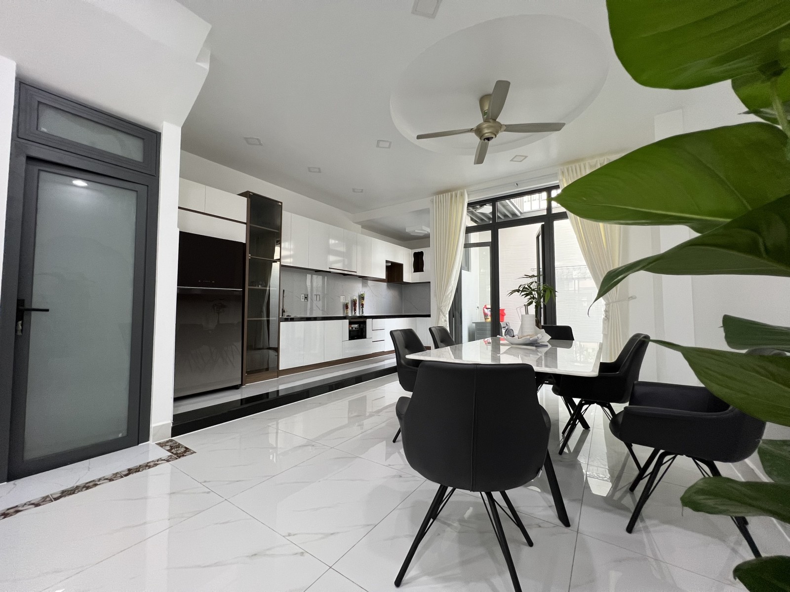 ê biệt thự Lavila Nhà Bè, 4PN, 1PK, 4wc, full nội thất, 26 triệu/tháng. - 6391