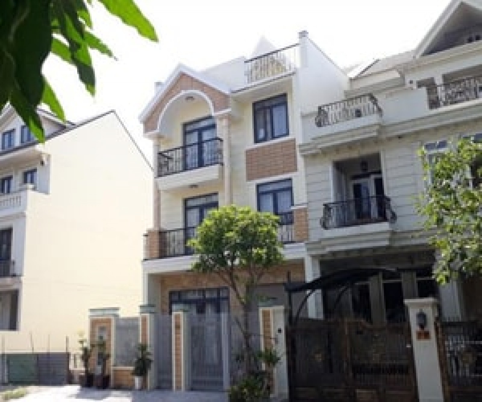 Cho thuê biệt thự Nam Đô, Phú Mỹ Hưng, Quận 7. giá 38 triệu. DT: 8x18m. LH: 0917857039