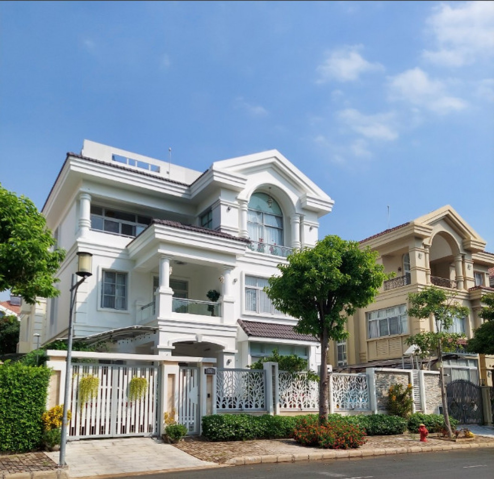 Cần bán gấp biệt thự song lập Mỹ Kim, Phú Mỹ Hưng Quận 7 giá tốt nhất thị trường. LH: 0902857558 THANH PHONG.