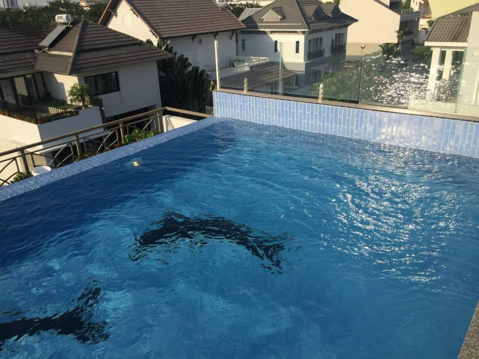 Cần bán biệt thự Nam Thông 2 DT 8x18m giá 37 tỷ nhà đẹp mới, có hồ bơi trên cao LH 0902857558 THANH PHONG.