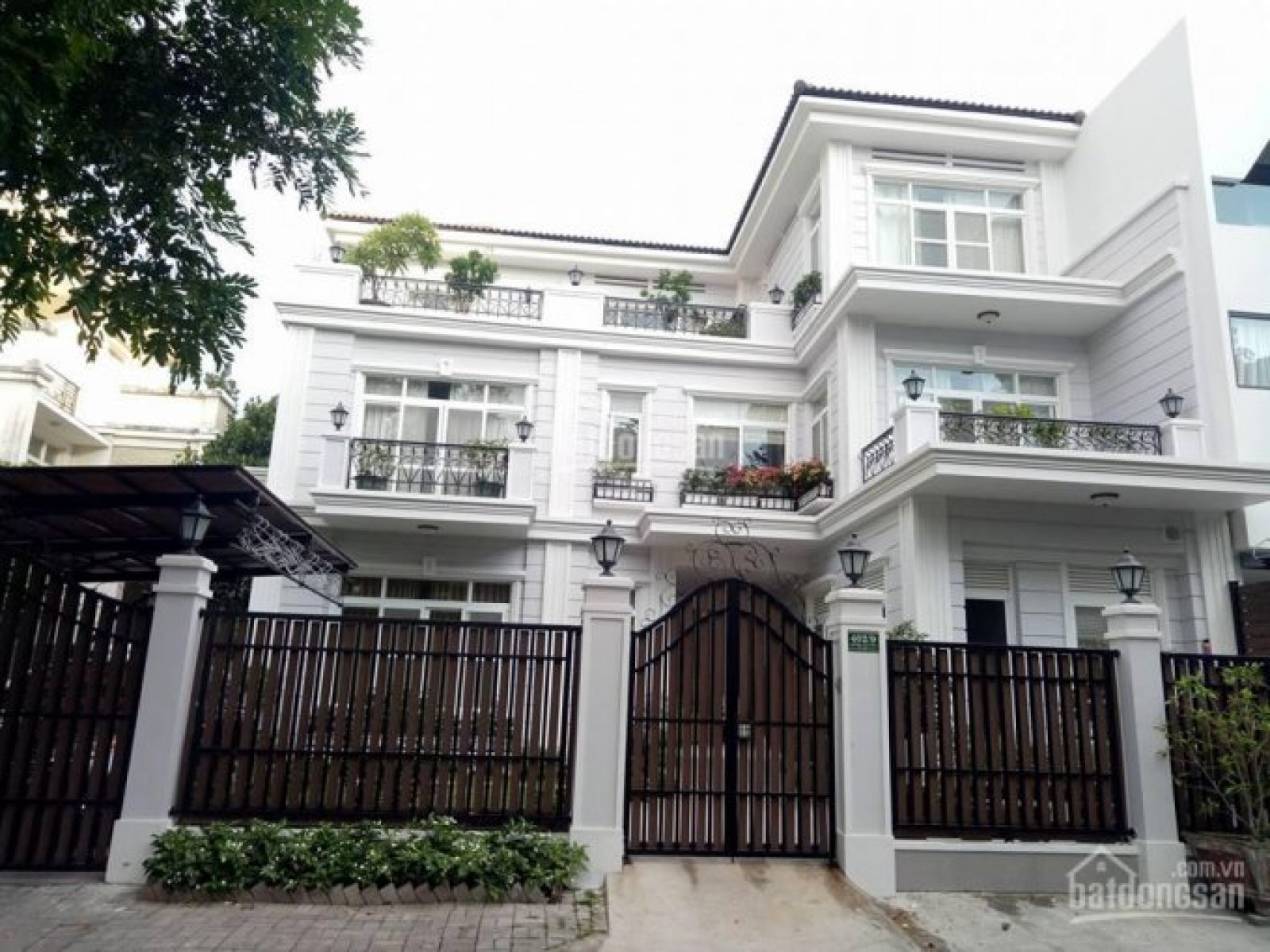 Bán gấp biệt thự Nam Thông 2, cực đẹp, Phú Mỹ Hưng, diện tích 8x18m. Giá: 38 tỷ nhà đẹp mới  LH: 0902857558 THANH PHONG.