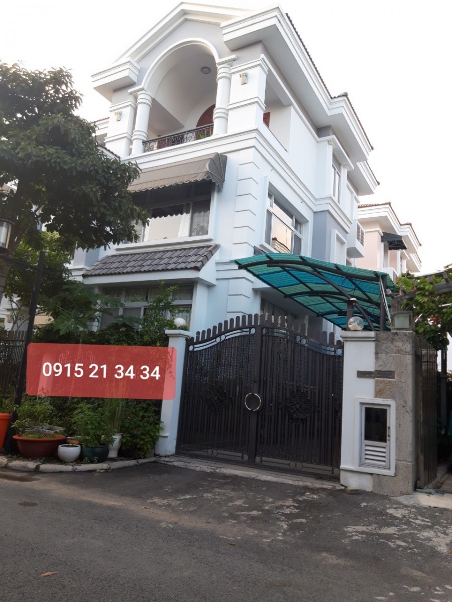 Gia đình cần tiền gấp nên hạ giá bán biệt thự Nam Thông II, Phú Mỹ Hưng, Quận 7 nhà đẹp full nội thất cao cấp LH: 0902857558 THANH PHONG.