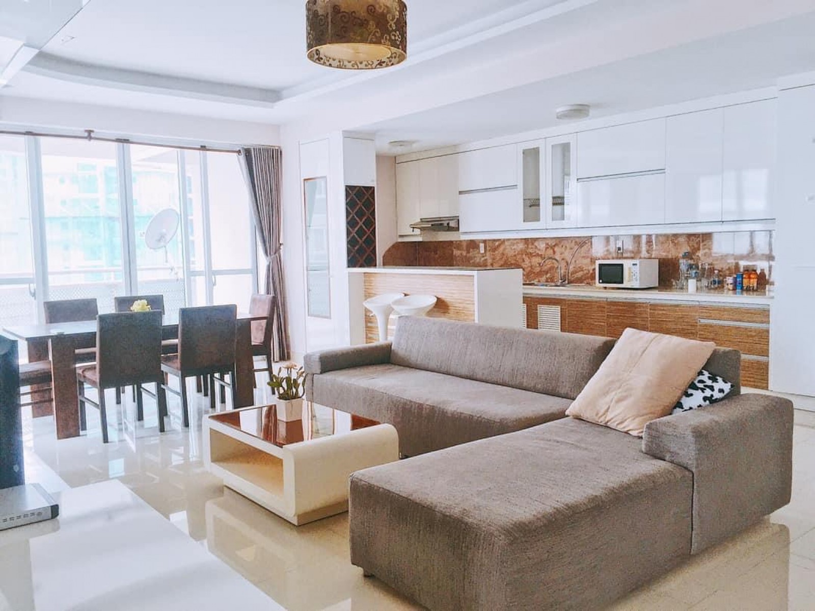 Cần bán gấp căn hộ cao cấp Grand View C PMH Q7 DT 130m2 có 3PN, 2WC, giá 7 tỷ LH. 0902857558 THANH PHONG.