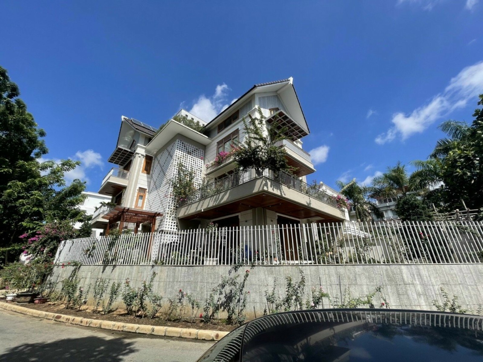 Bán Biệt thự tự xây Nam Thông mặt tiền đường 18, Phú Mỹ Hưng, Quận 7