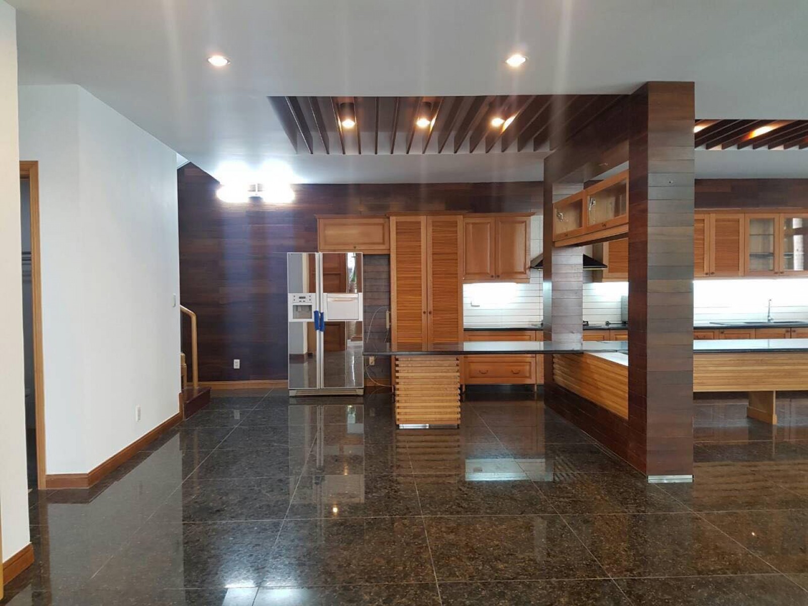 Biệt thự sân vườn 256m2  khu Mỹ Phú 1, Phú Mỹ Hưng cần tìm khách mua - 8286