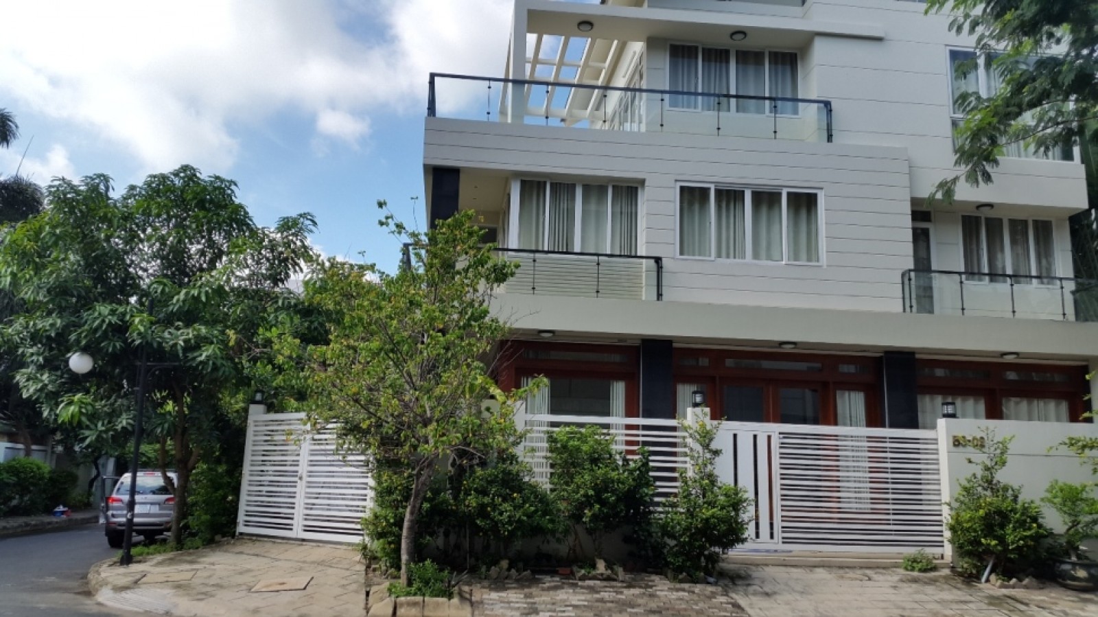Cho thuê biệt thự đơn lập Nam Thiên, đường Phạm Thái Bường, PMH, Q7.