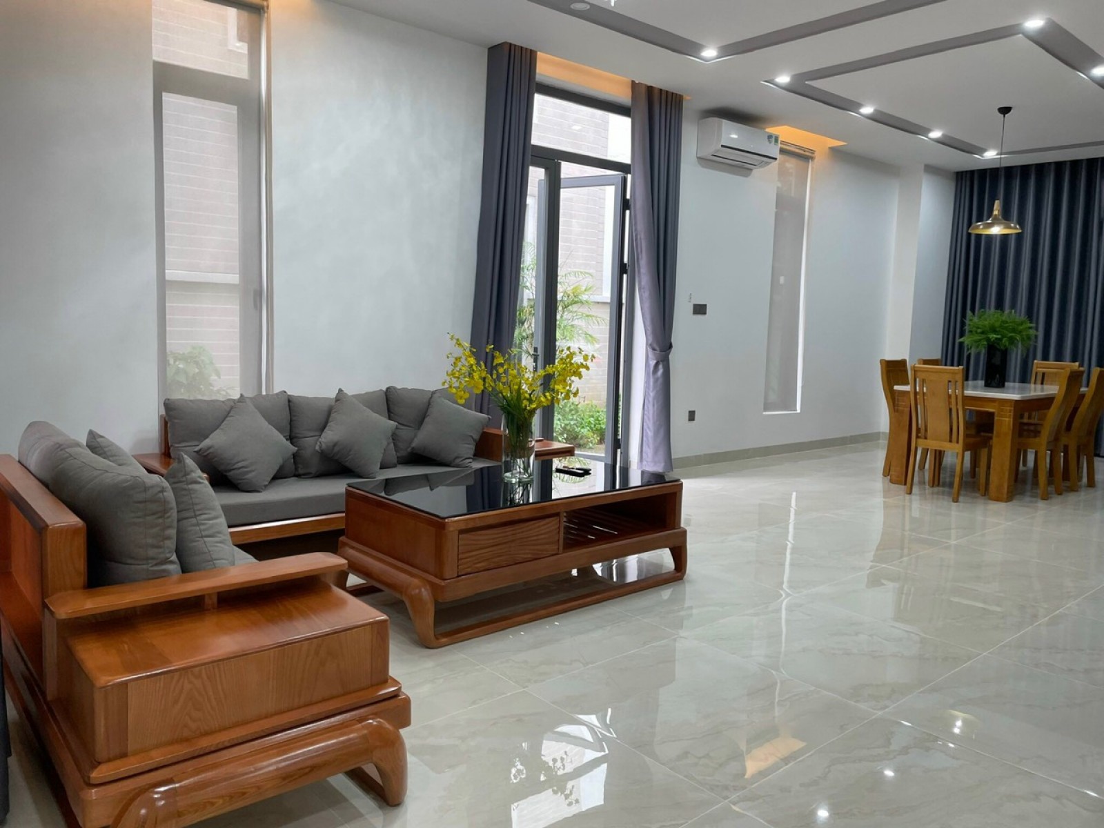 Cho thuê nhà phố Lavila 4PN, 4WC nội thất cao cấp giá 27tr/th