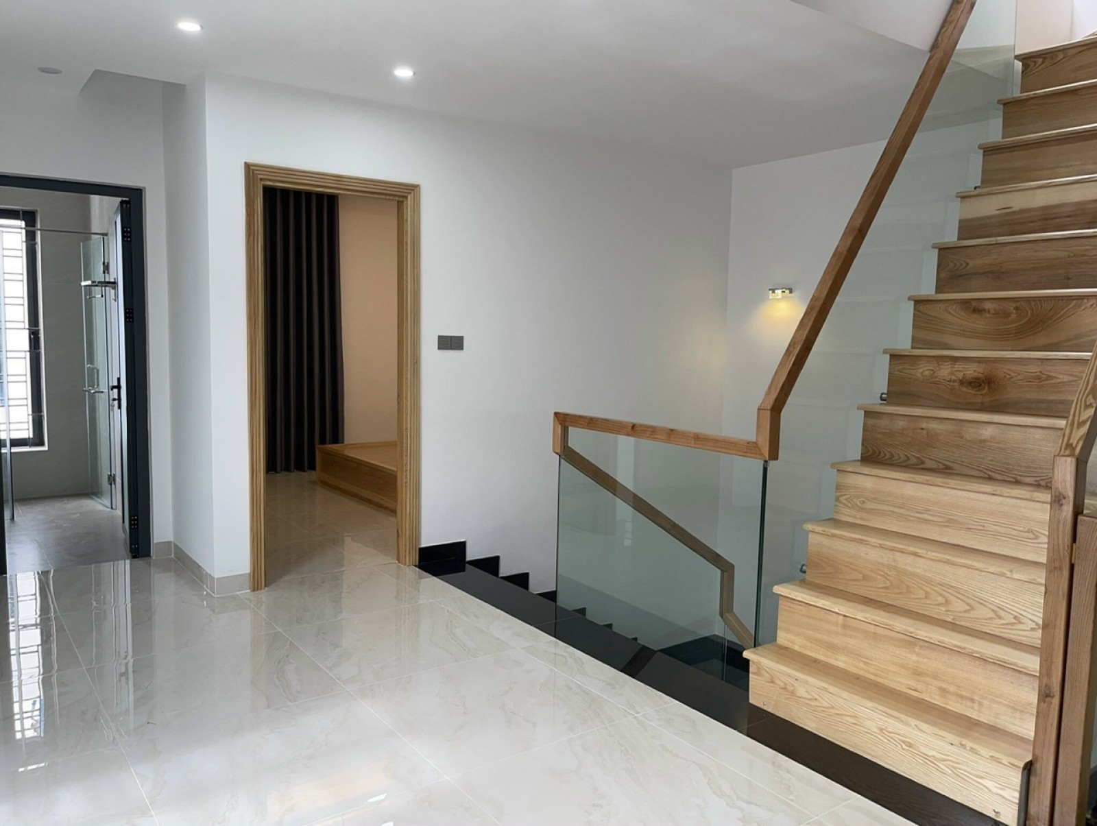 Cho thuê nhà phố Lavila 4PN, 4WC nội thất cao cấp giá 27tr/th - 8831