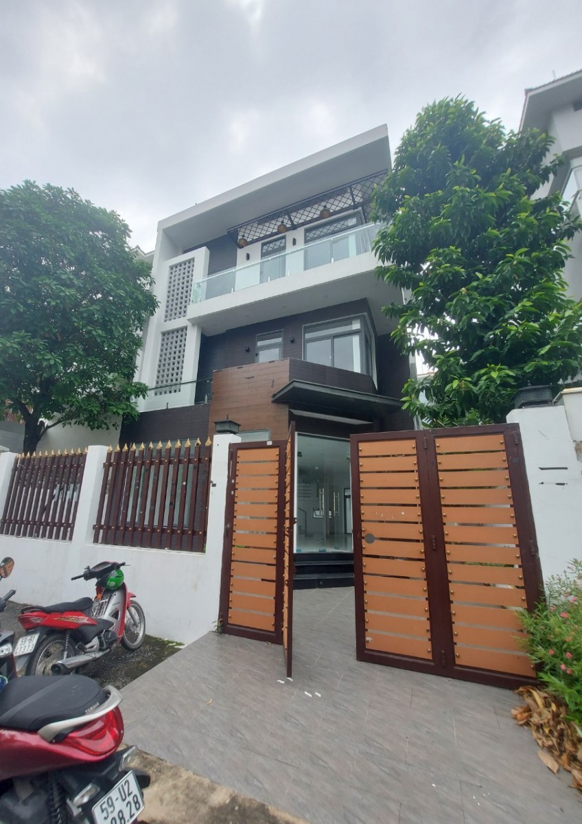 Cho Thuê Biệt Thự Song Lập Khu Mỹ Hưng nhà mới đẹp giá 50tr/tháng