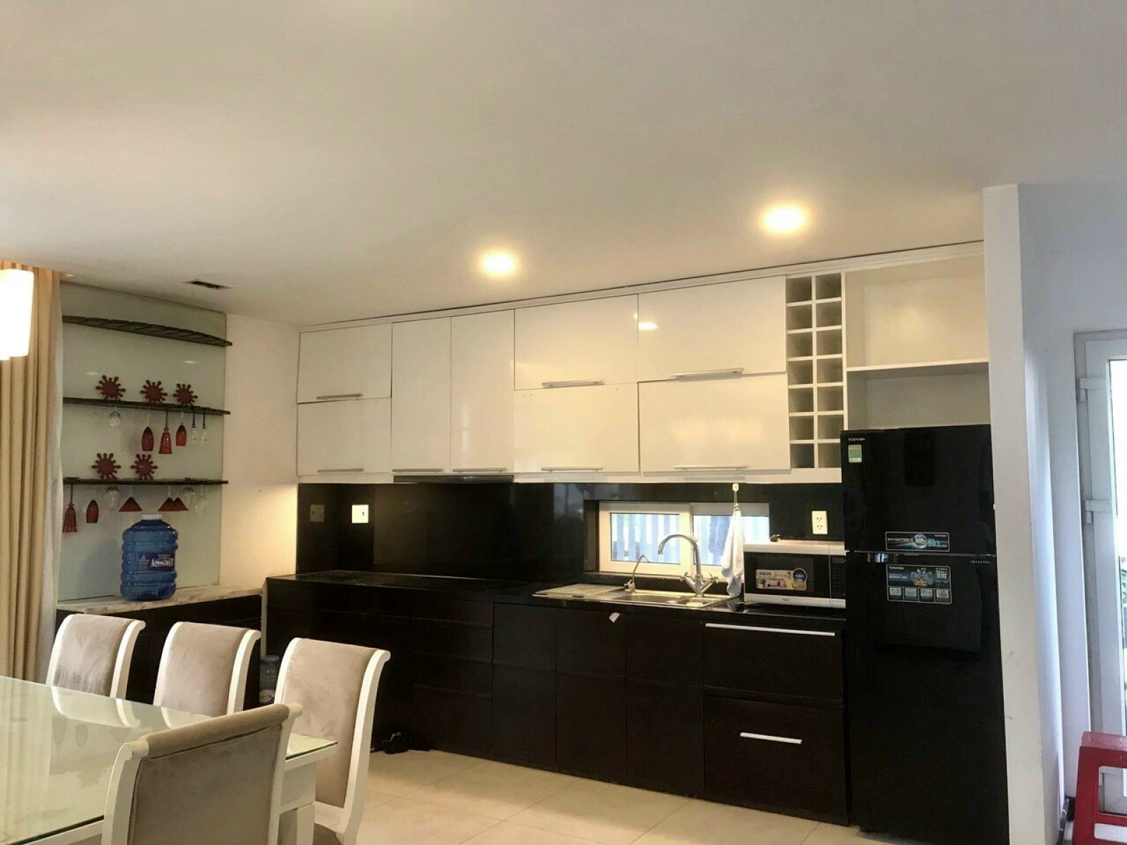 Cho thuê biệt thự đơn lập góc 3 mặt tiền có hồ bơi nhà đẹp như hình! - 9667