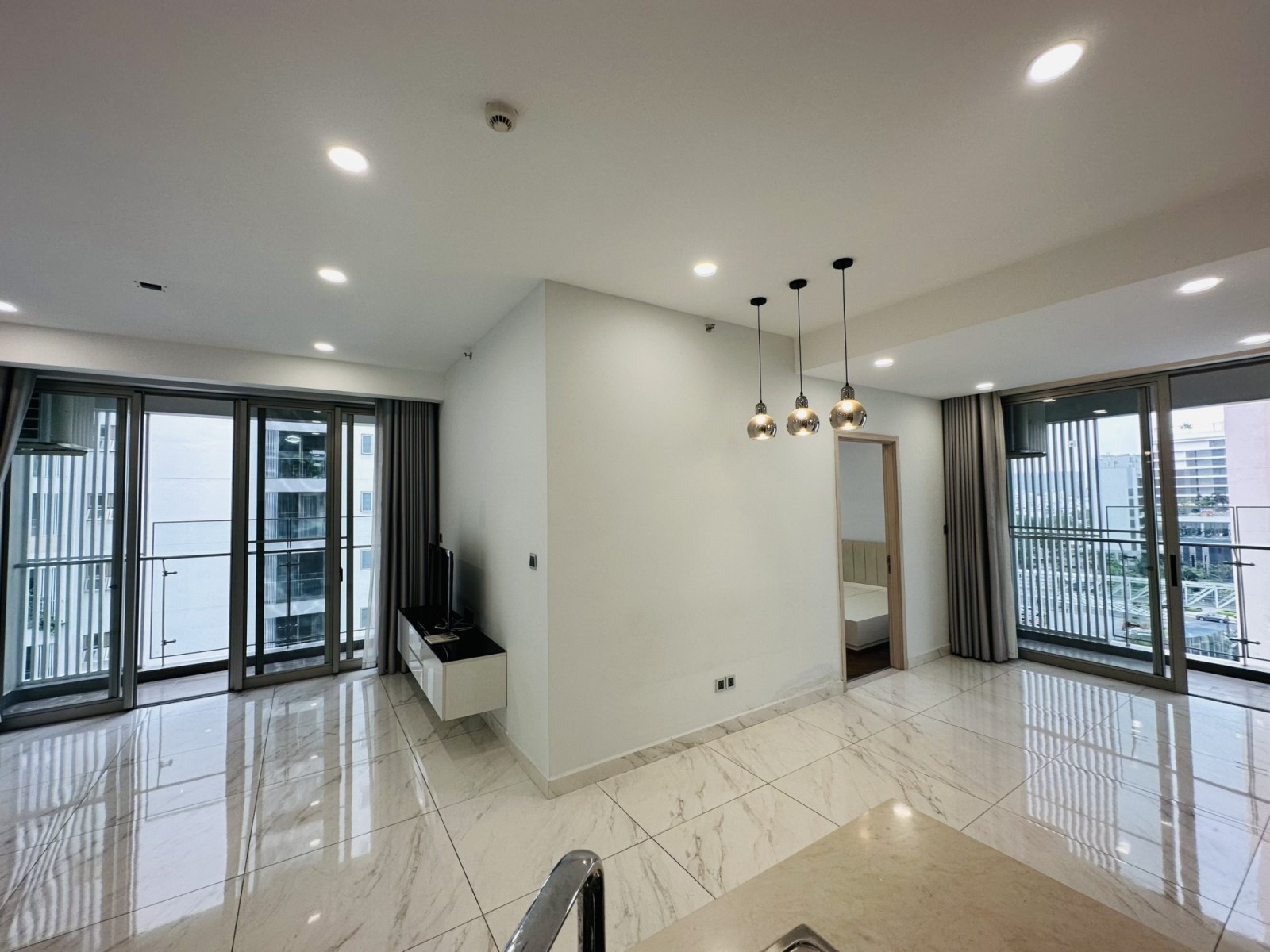 đi nước ngoài bán gấp căn hộ Midtown góc 2 view 97m2 giá 7 tỷ, quận 7