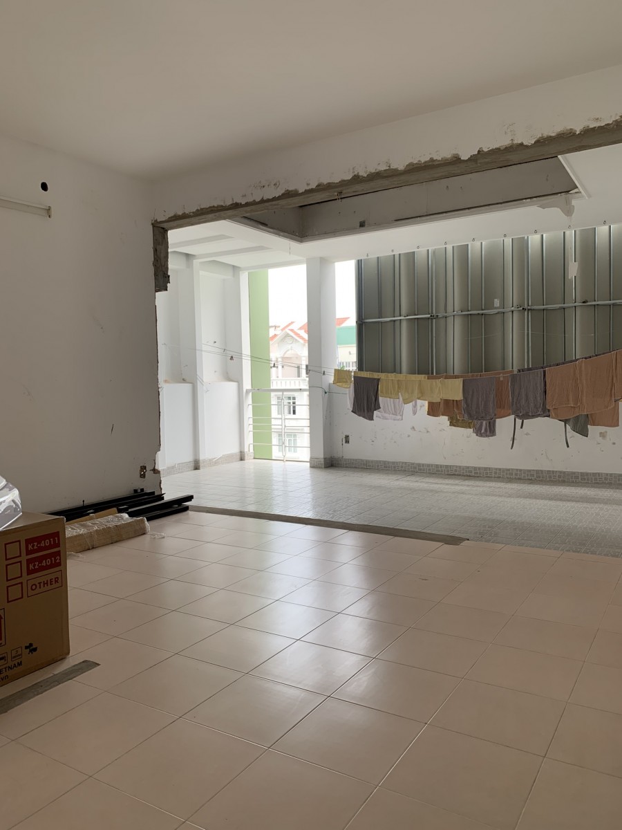 cho thuê văn phòng tầng 3 và 4 cầu thang bộ, đường Hà Huy Tập giá 30 triệu/tháng