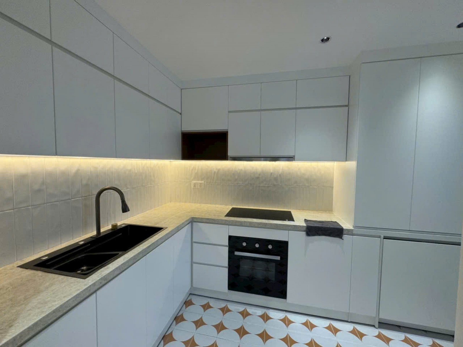 Bán Gấp căn hộ Cảnh Viên, 120m2, Góc 2 view công viên 2ha và Biệt thự - 11932