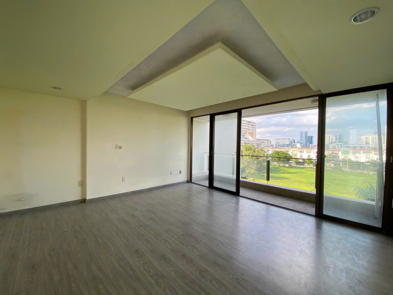 Bán gấp căn hộ Panorama view sông và hồ bơi, 146m2, 3PN giá cực rẻ - 12020
