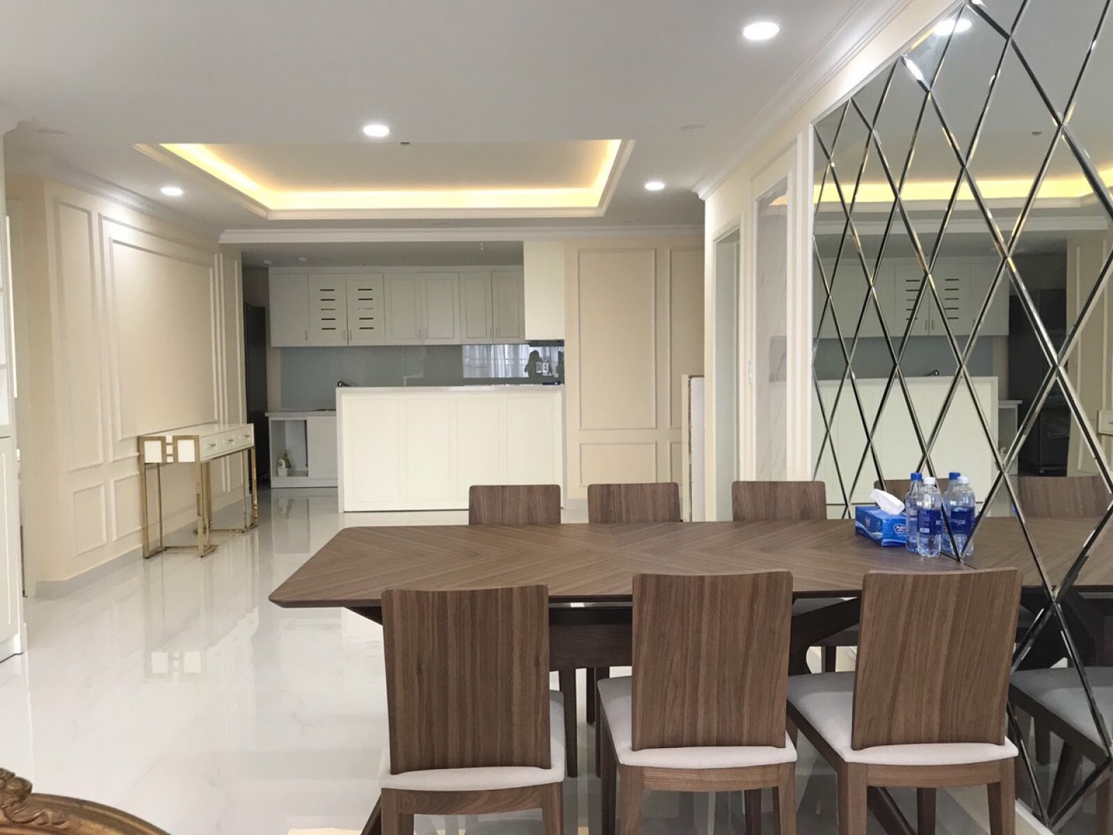 Cho thuê căn hộ Nam Phúc, PMH, Q7 DT: 124m2, 3PN, 2WC, view công viên giá 23 tr/tháng còn TL lầu cao.