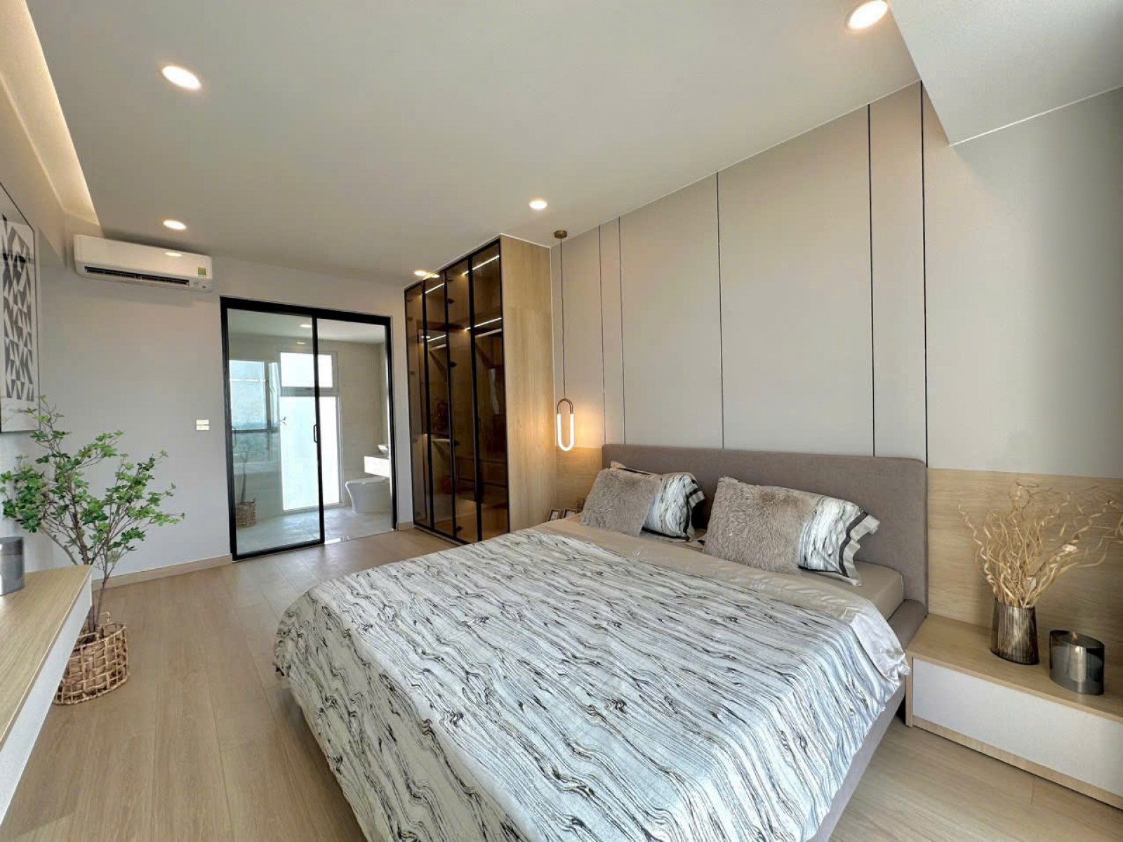 Bán gấp căn hộ Tophouse Garden Court 2, 118m2, 2 mặt view PMH cực đẹp - 12324