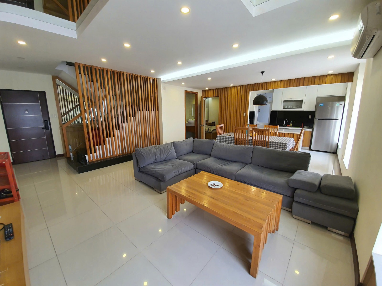 Bán gấp Penhouse Sky garden 3, 199m2, lầu 17+18, giá rẻ ngay Quận 7 - 12880