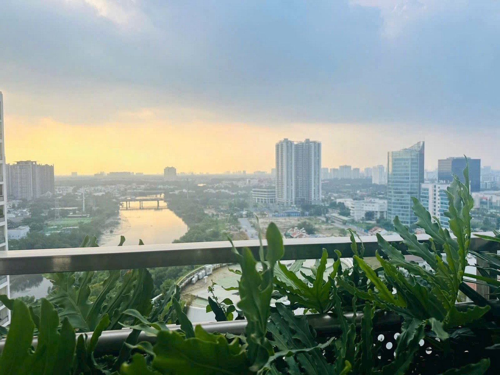 Bán căn hộ Riverpark Residence Block B, lầu cao nhìn sông, giá 13,5 tỷ - 13131