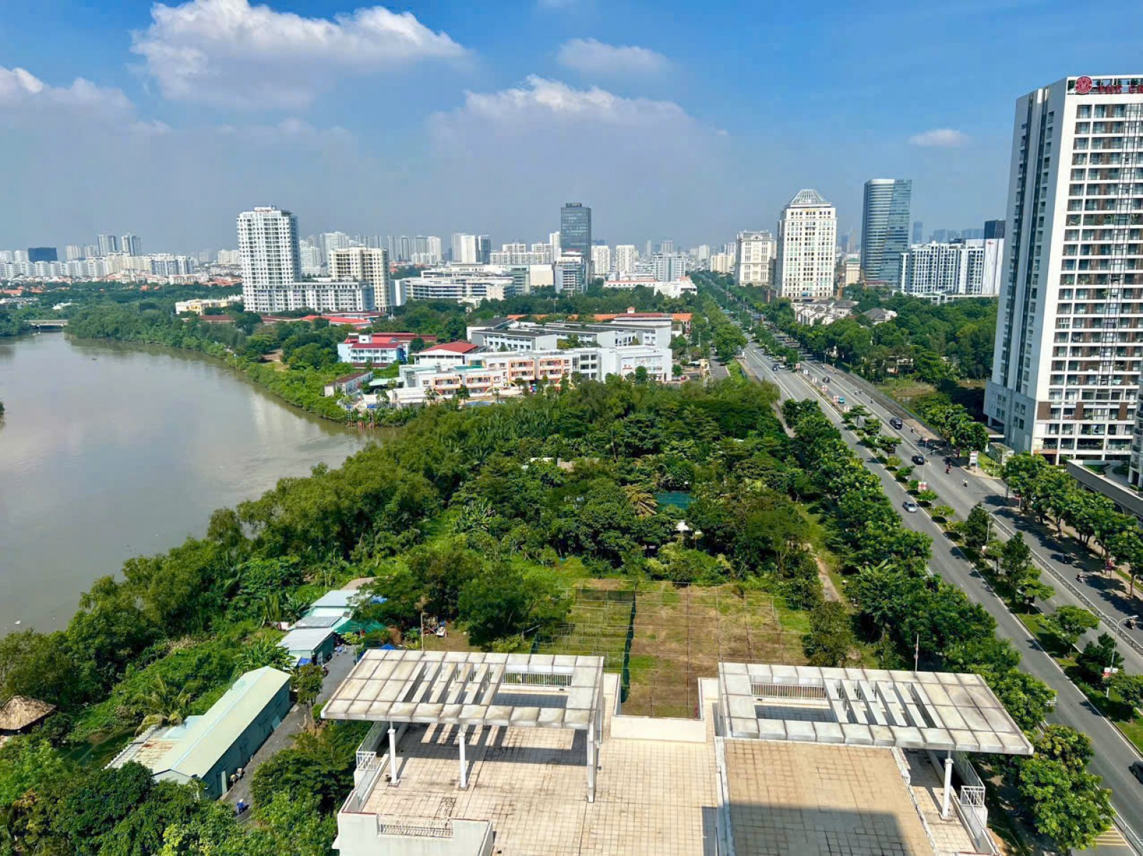 Hàng hiếm! Bán căn hộ Riverside Residence 190m2, sân vườn rộng 70 - 13237