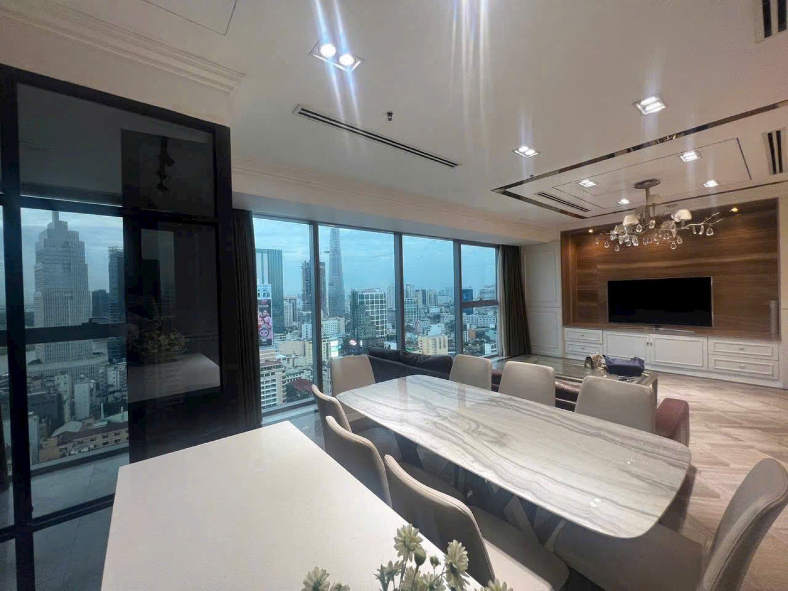 Bán gấp CHCC Vincom Center - Đồng Khởi, view sông, nhà đẹp ngay trung tâm Quận 1 - 13635