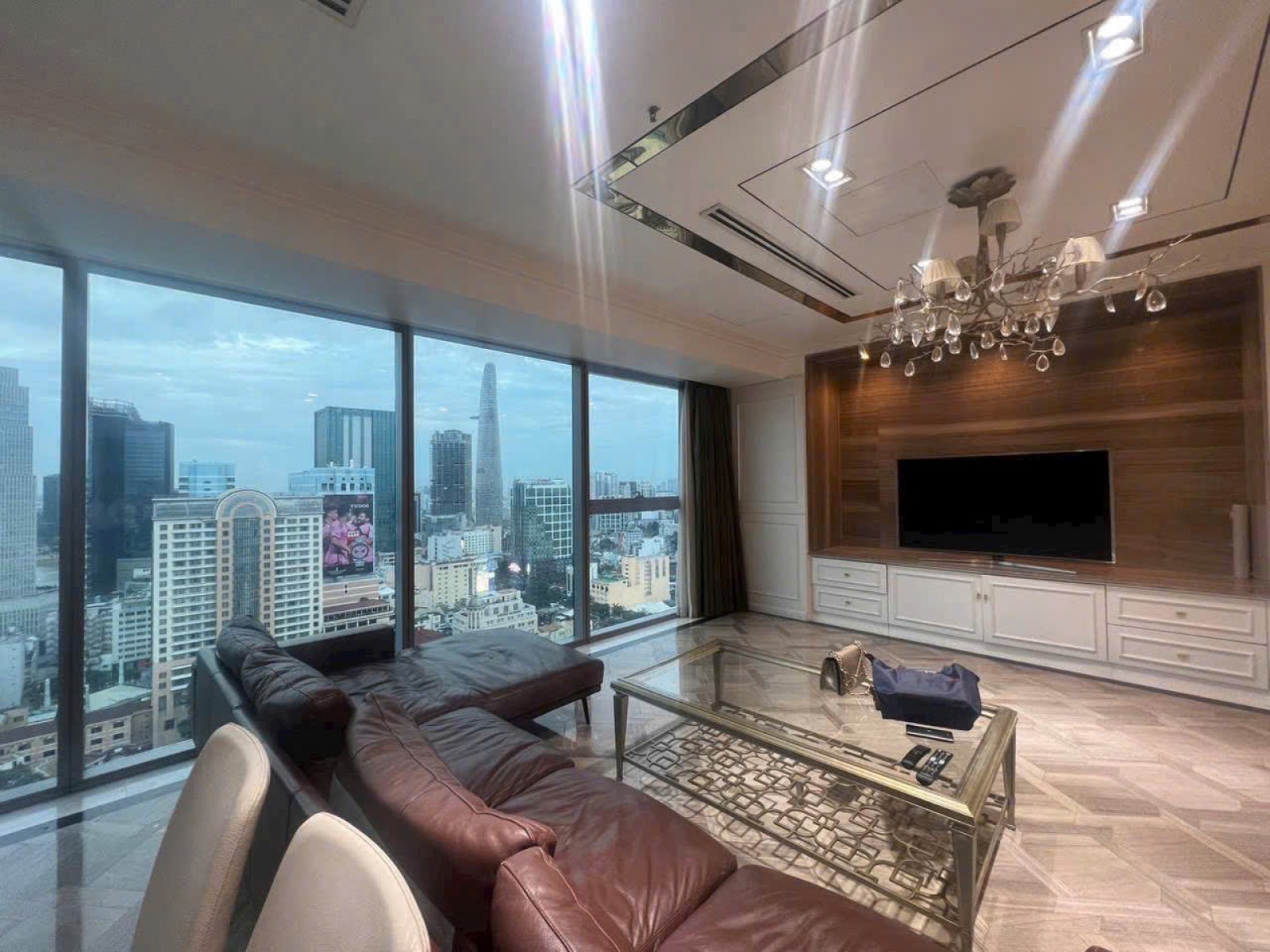 Bán gấp CHCC Vincom Center - Đồng Khởi, view sông, nhà đẹp ngay trung tâm Quận 1 - 13633