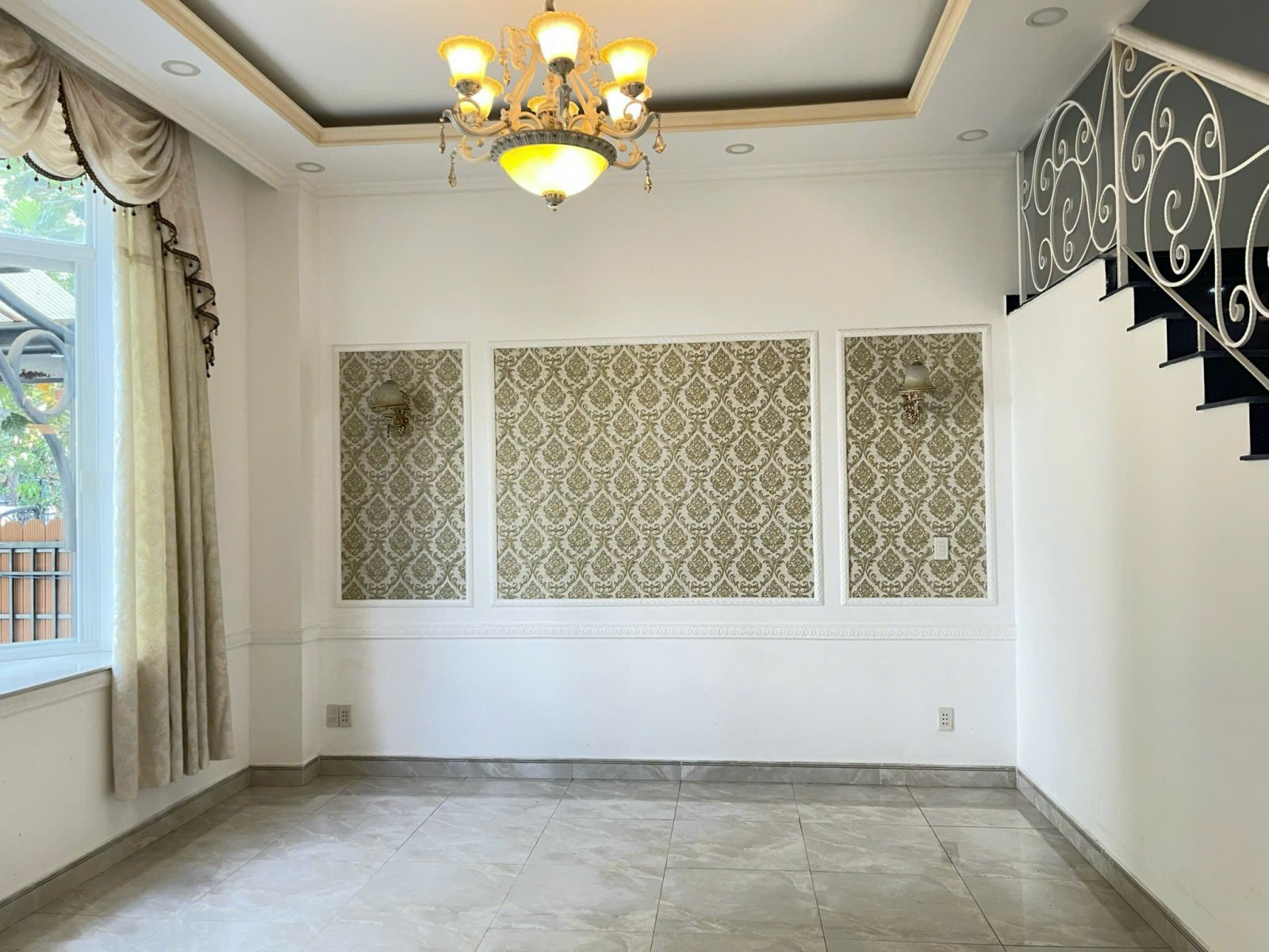 Bán gấp giá rẻ căn Biệt thự đẹp Mỹ Phú 3, 7*17.5m xây 3 lầu, ngay Phú mỹ hưng, Quận 7
