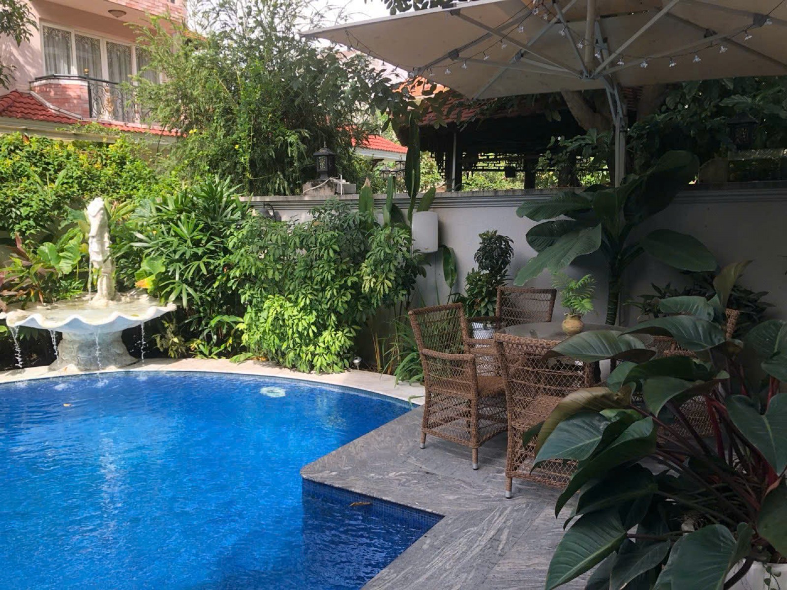 Bán gấp căn biệt thự đơn lập Nam thiên, có hồ bơi, nhà đẹp ngay Phú mỹ hưng