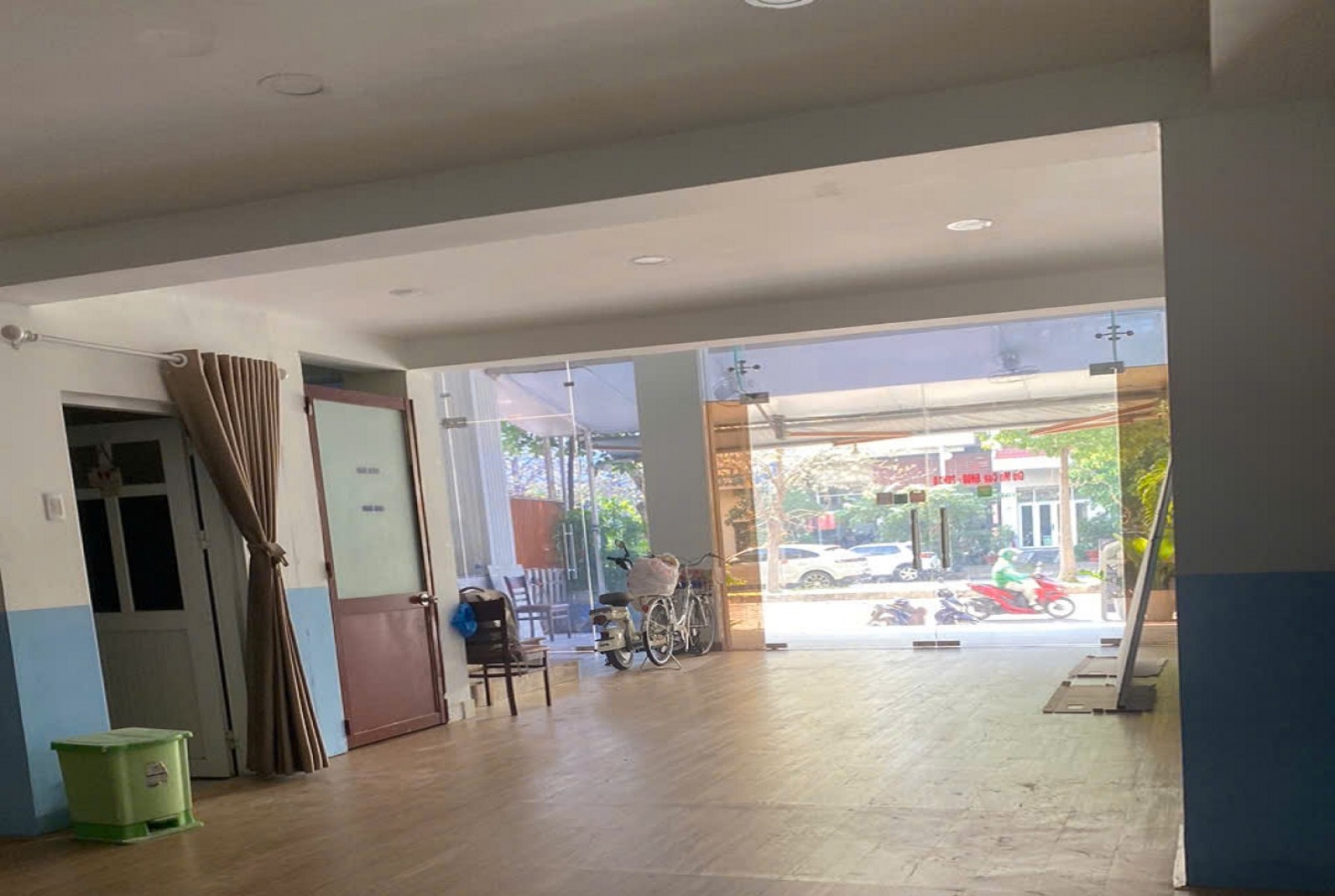 Cho thuê mặt bằng tầng Trệt mặt tiền đường Hà Huy Tập, Vị trí đẹp PMH