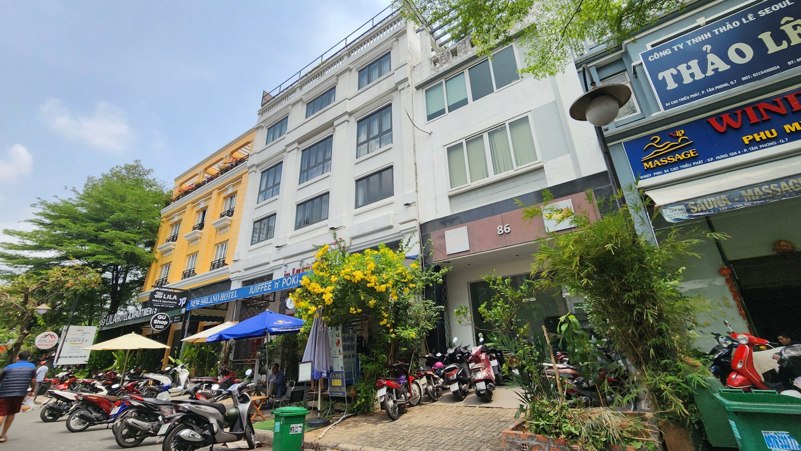 Cho thuê nhà phố Hưng Phước, mặt tiền đường Cao Triều Phát, gần Sky 2