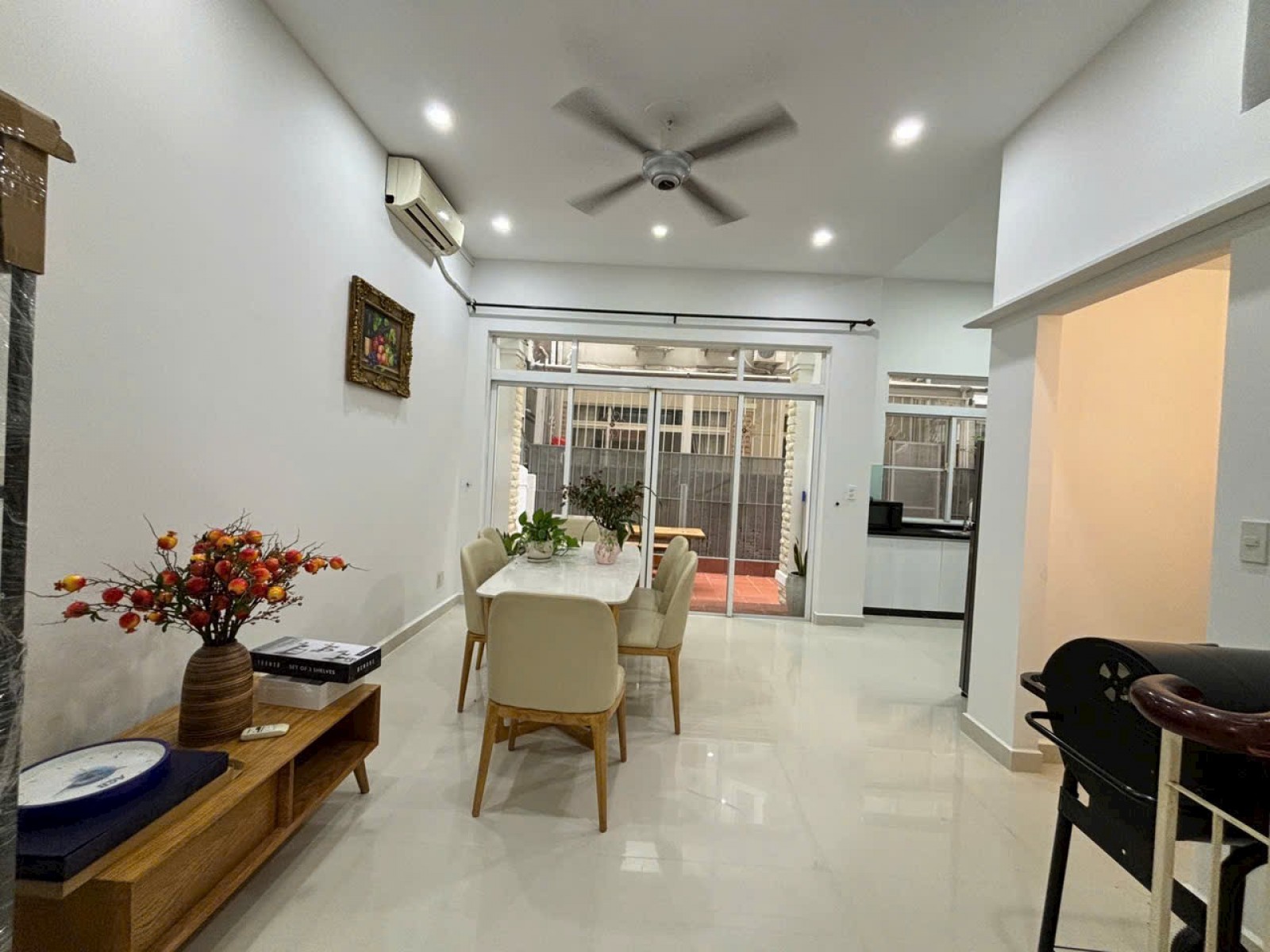 Cho thuê biệt thự Mỹ Giang 4PN, 3WC, 126m2 ngay cạnh Cầu Ánh Sao, Phú Mỹ Hưng, Tân Phong, Quận 7. - 14103