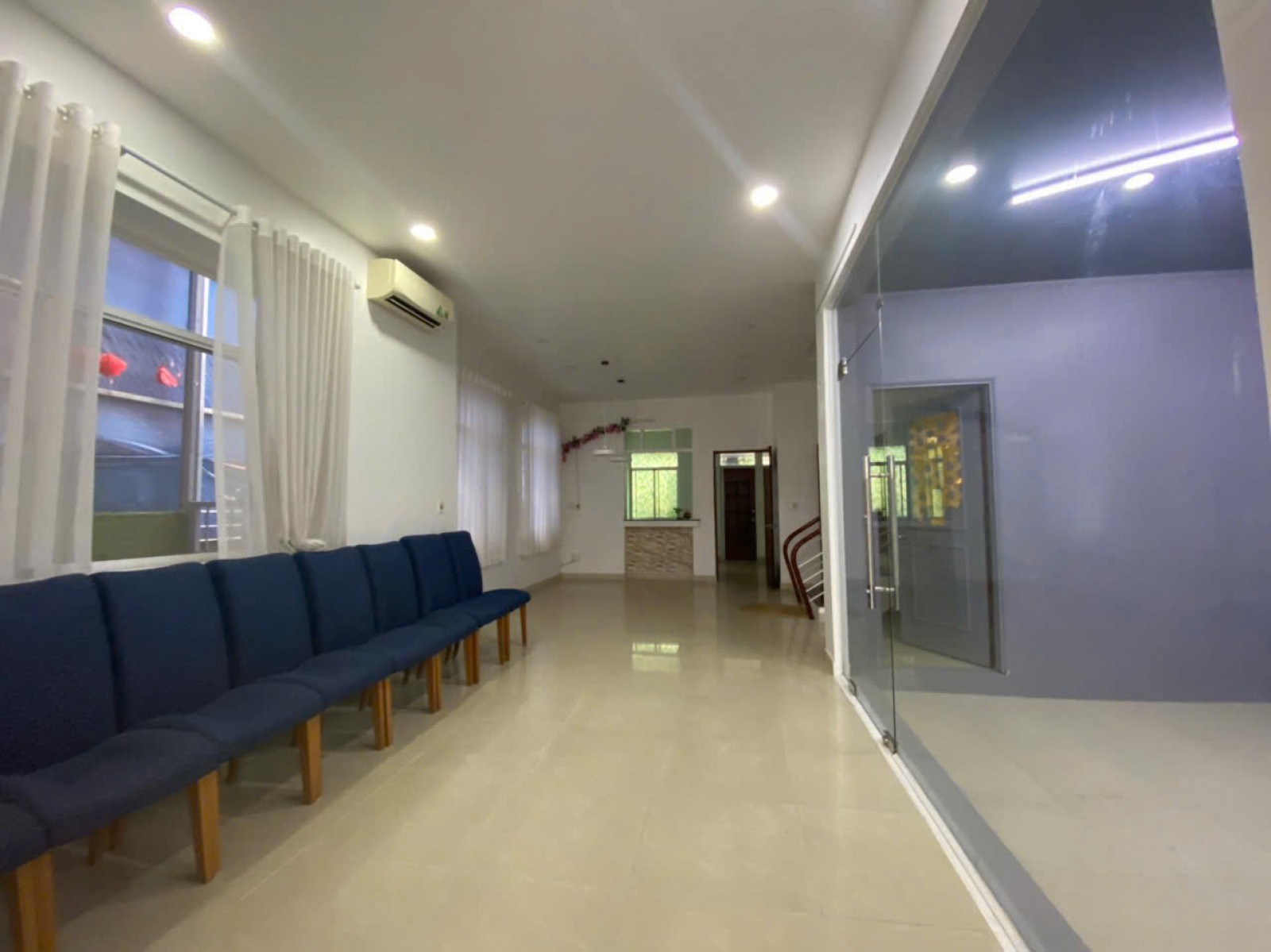 Giá rẻ cho thuê căn Biệt thự Mỹ Kim, 5PN, NT cơ bản, sát Công viên