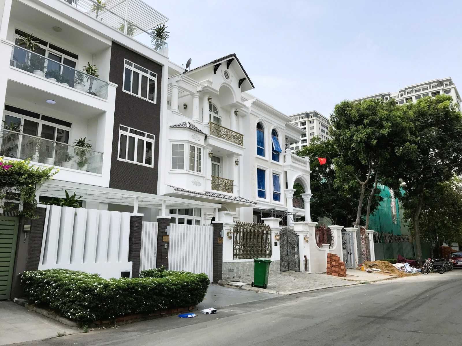 Bán Biệt thự song lập Mỹ Gia 11*20m, nhà đẹp vào ở ngay Phú mỹ hưng, Quận 7