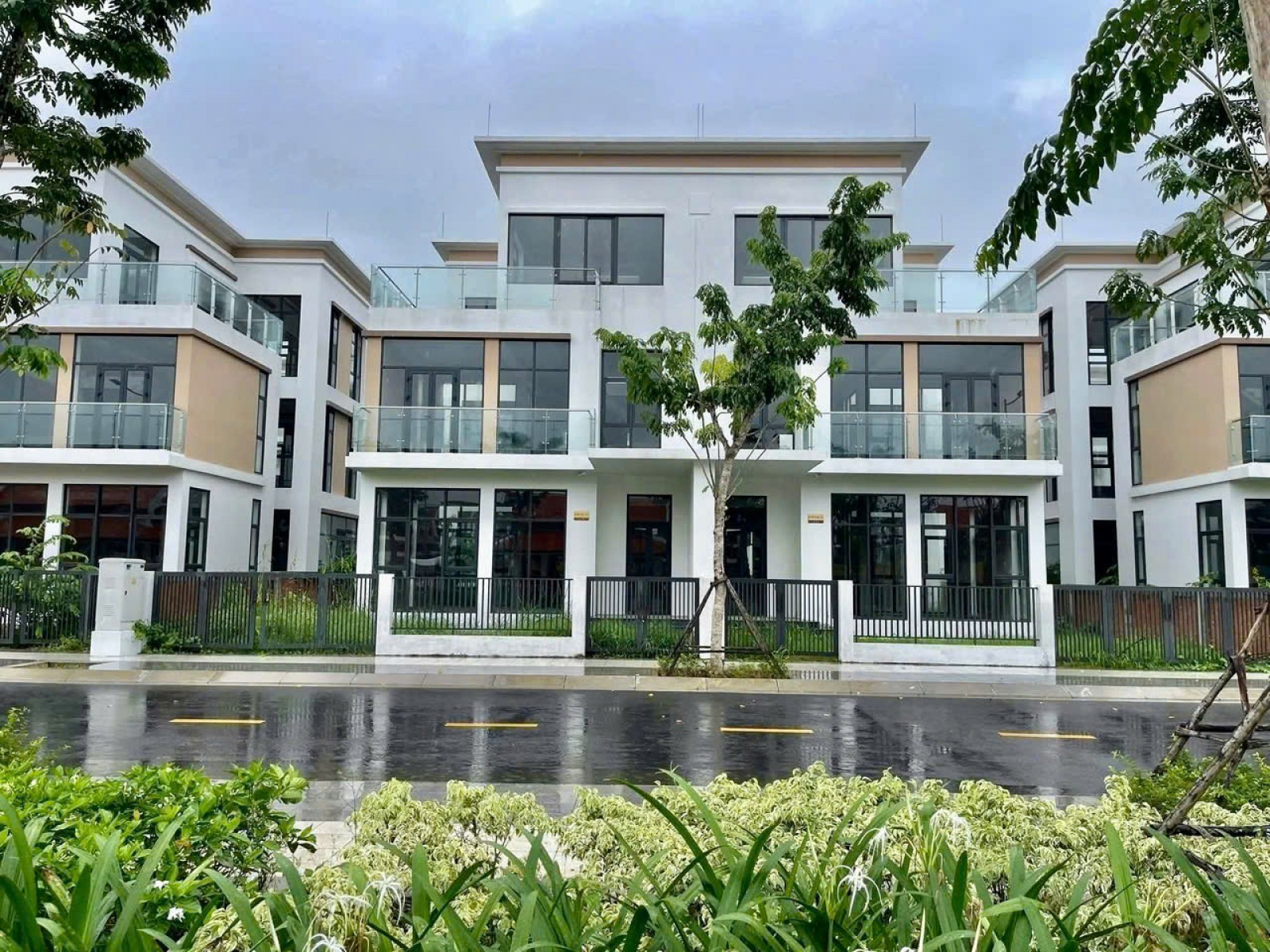 Cần bán Nhanh căn nhà phố vị trí cực đẹp giá siêu ưu đãi diện tích 6x20 của dự án T&T MILLENIA - 14414