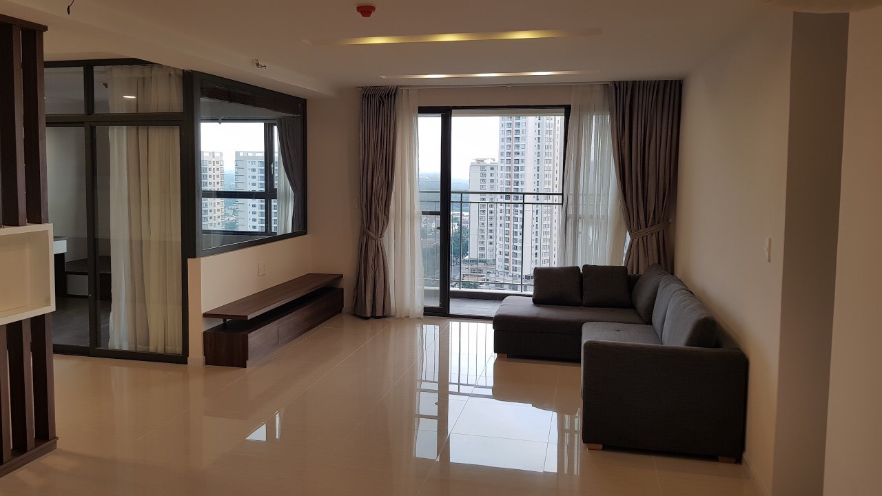 Cho thuê CH  The Panorama, Phú Mỹ Hưng, DT: 146m2, 3PN, nội thất dính tường