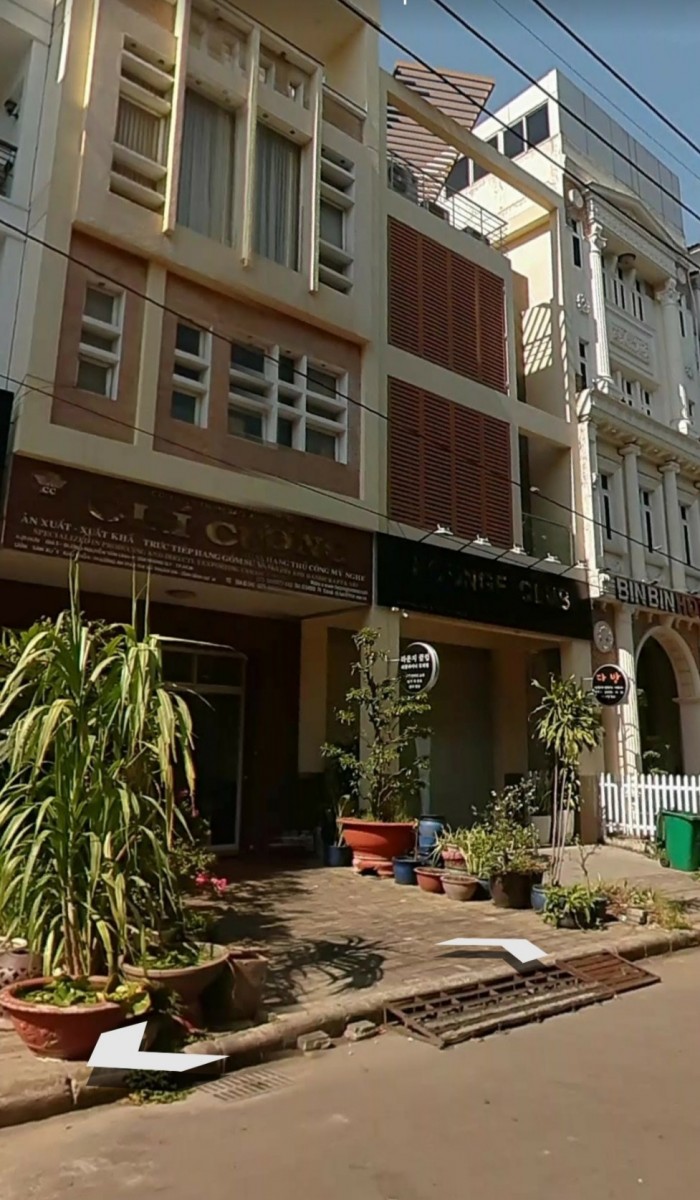 Cần bán gấp nhà phố Hưng Gia - Hưng Phước, Phú Mỹ Hưng, Quận 7. DT: 6x18,5, trệt, lửng 3 lầu, giá 25,5 tỷ. LH: 0946972730