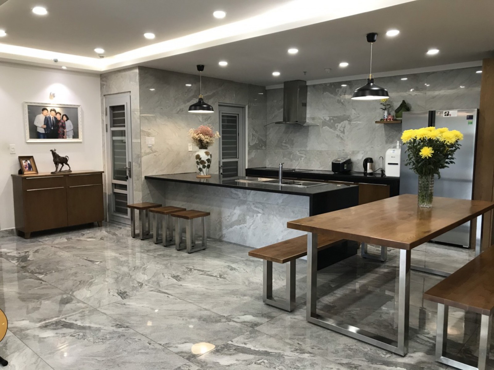 Cho thuê căn hộ Green View 3PN, giá 15tr/tháng, dt 118m2 , view biệt thự.